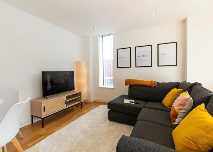 Gem: Cosy 2br With Private Balcony 아파트