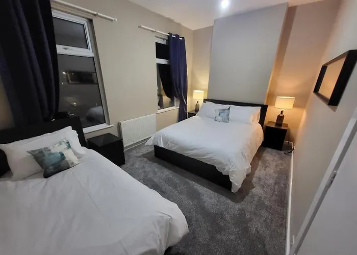 4 Bedrooms, 8 Min To City! Дом отдыха