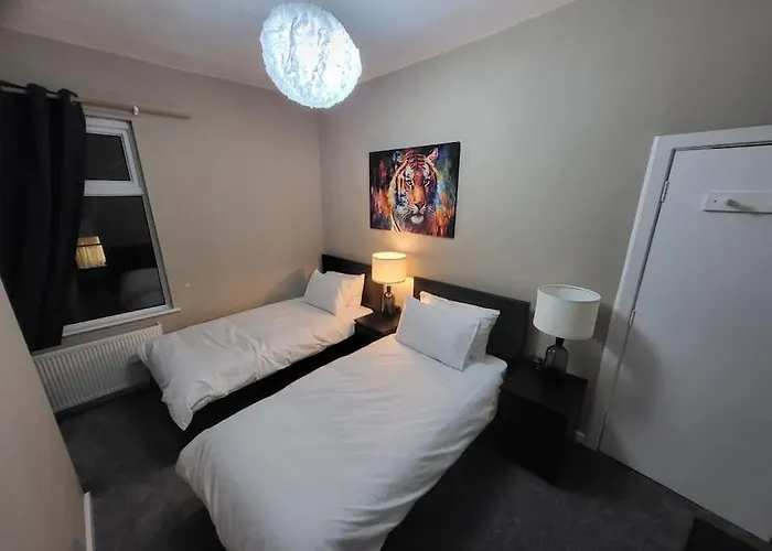 Дом отдыха 4 Bedrooms, 8 Min To City! *