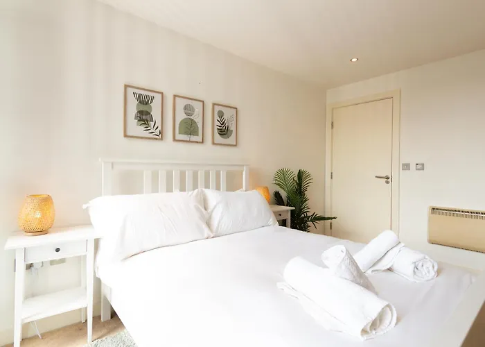 Gem: Cosy 2br With Private Balcony 맨체스터