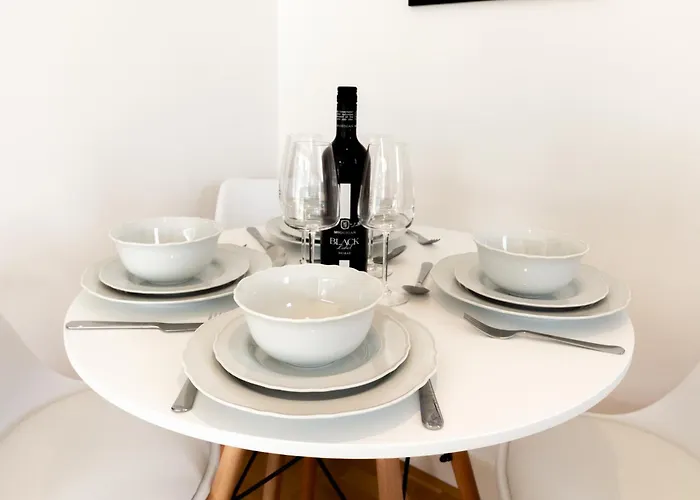 Daire Gem: Cosy 2br With Private Balcony