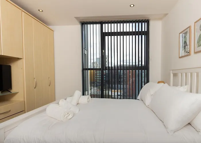 Gem: Cosy 2br With Private Balcony 맨체스터