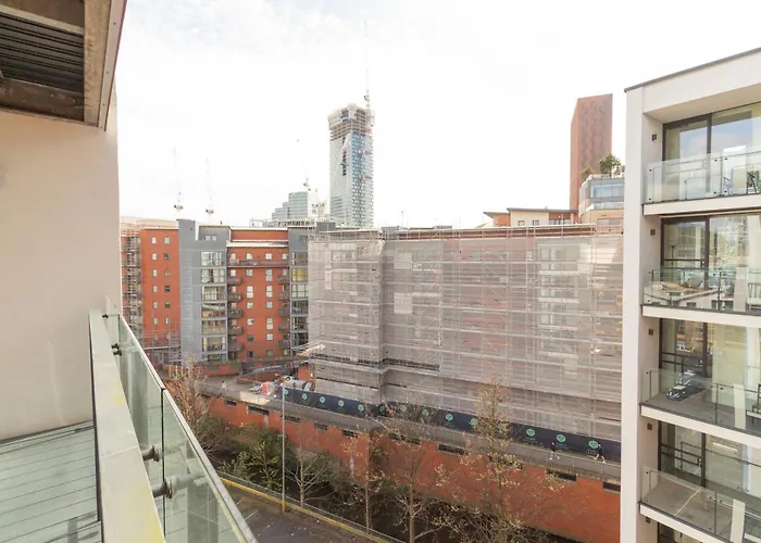 Gem: Cosy 2br With Private Balcony 아파트 *