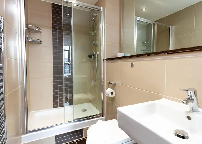 Gem: Cosy 2br With Private Balcony * 맨체스터