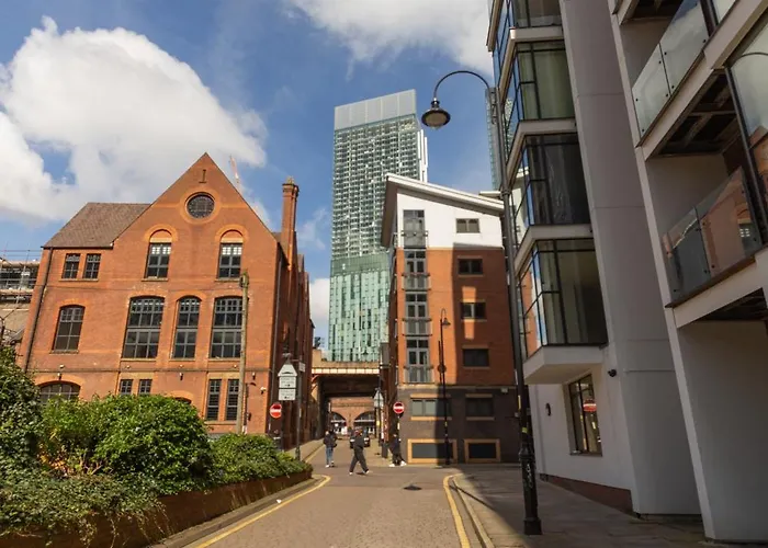Gem: Cosy 2br With Private Balcony Apartmán Manchester