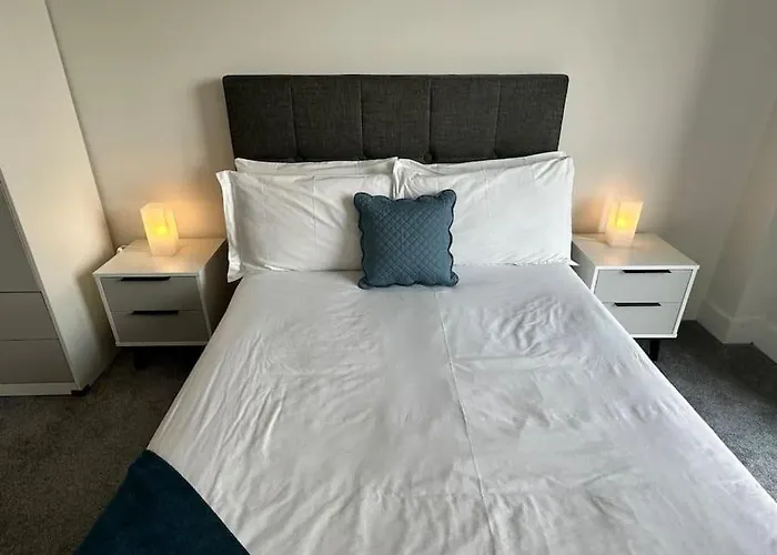 Chic 1 Bed Mcr Ap W/balcony- Sleeps 4 * مانشستر