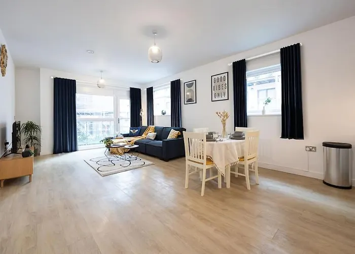 Centre - Luxe 2bed Palazzo *