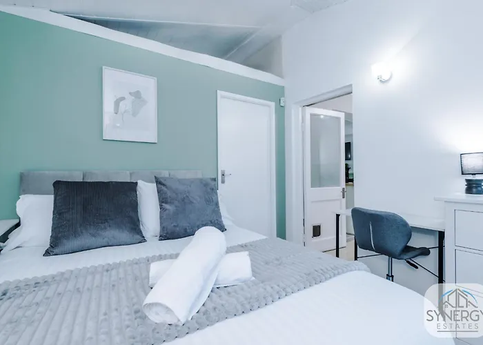 Semesterbostad Jade House, - By Synergy Estates Manchester