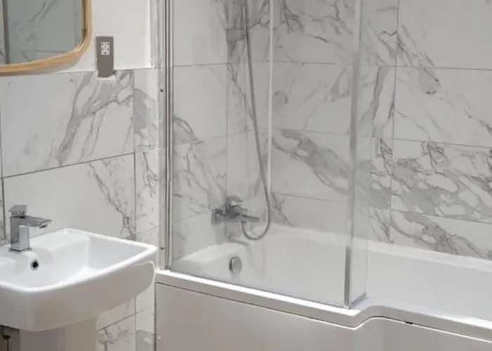 44 Beyers Close * Mánchester