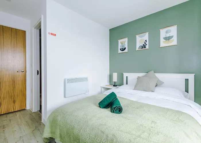 아파트 Stylish Apartment, Sleeps 6, Pool Table, Smart Tvs, Parking Available 맨체스터