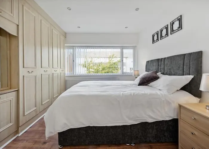 Vakantiehuis House In Heald Village Manchester