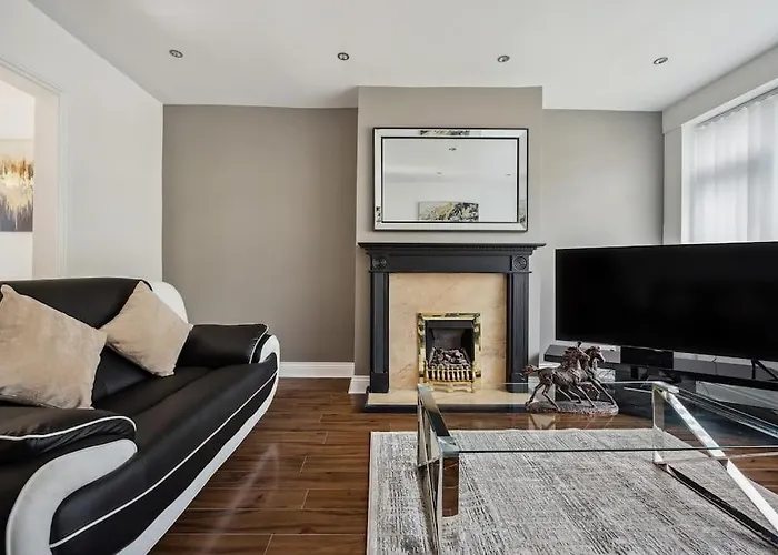 House In Heald Village * Манчестер