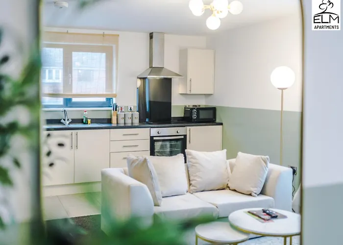 Elm , Collection Of Available Near Media , Free Parking Apartment 3*