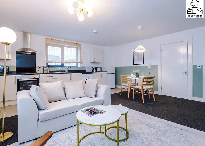 Elm , Collection Of Available Near Media , Free Parking 3*