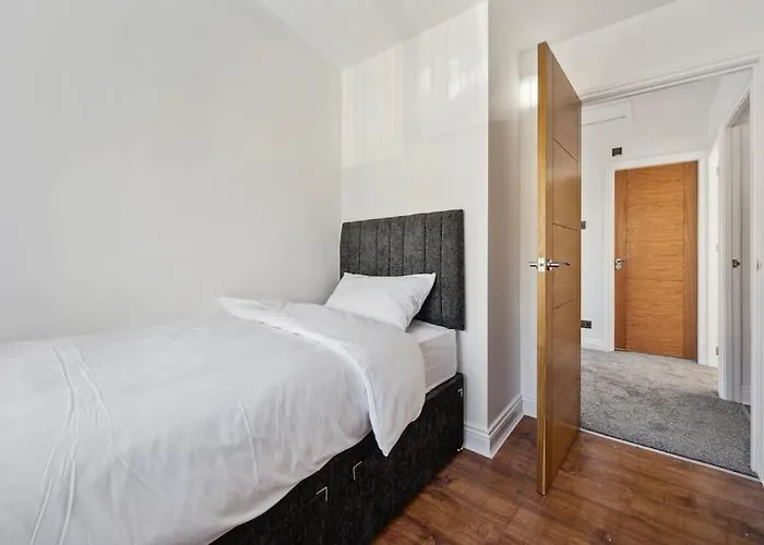 House In Heald Village Vakantiehuis Manchester