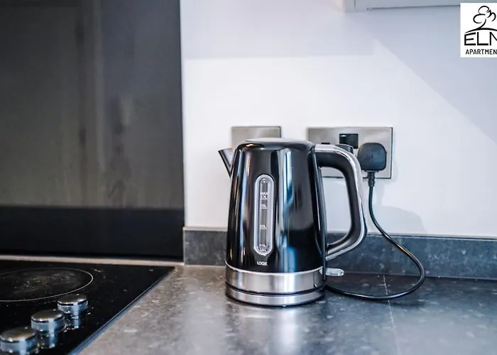 Apartament Luxurious 1-bedroom Apartment, Sleeps 4, Free Parking *