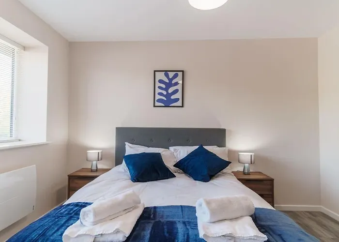 Spacious & Bright 2 Bed *