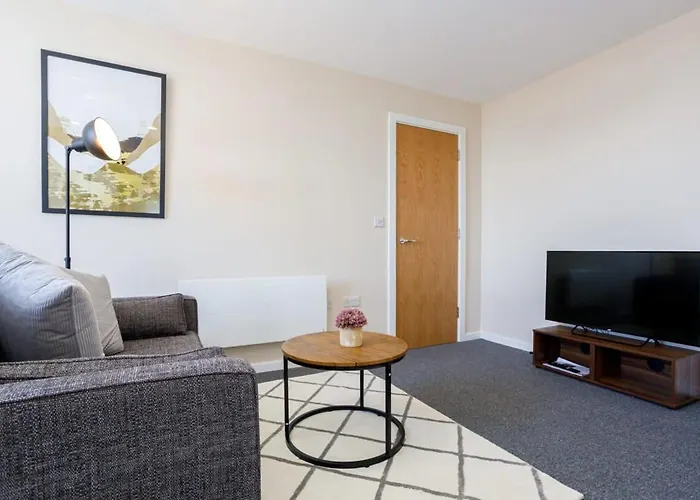 Lovely Modern 1 Bedroom *