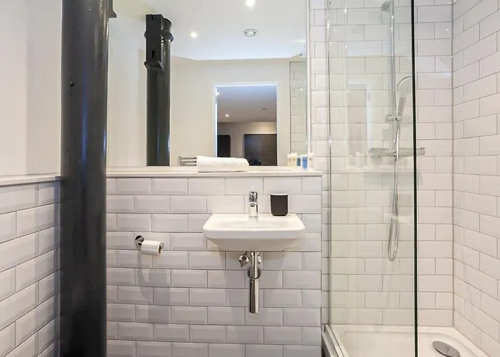 Stylish Modern In Semesterbostad *