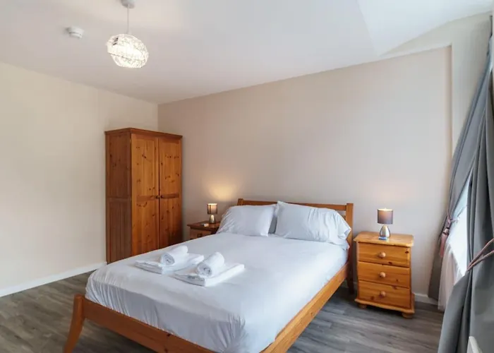 شقة Bright 1 Bed Flat - Sleeps 3 *