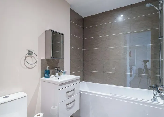 Bright 1 Bed Flat - Sleeps 3 맨체스터