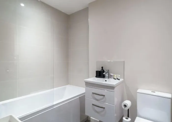 Lovely 1 Bed - Sleeps 3 Manchester