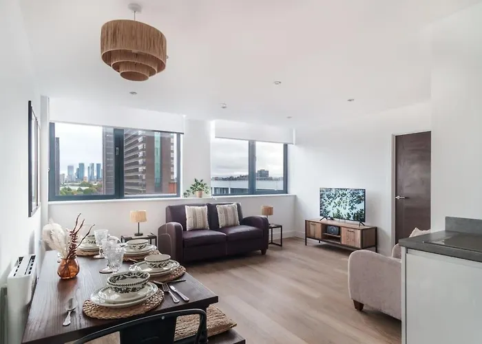 Zeni, Alexandra Rise Fab 1br Flat مانشستر