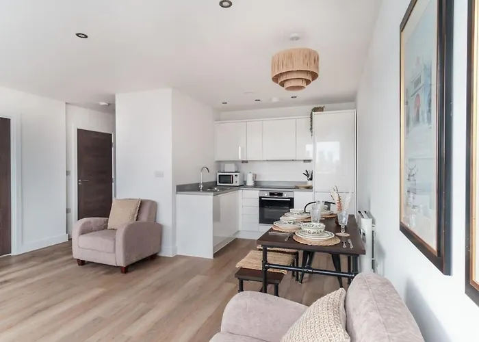 Zeni, Alexandra Rise Fab 1br Flat 公寓 *