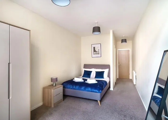 아파트 Bright 2 Bedroom In *