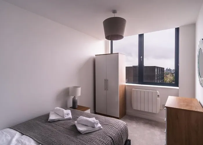 Zeni, Alexandra Rise Cosy 1 Bed Манчестер