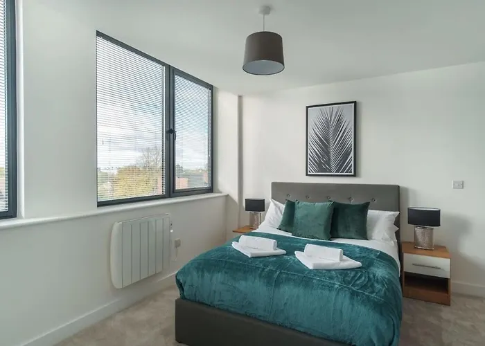 Zeni, Alexandra Rise Cool 1br Flat 아파트 *