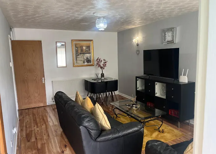 Charming 2-bedroom In 아파트