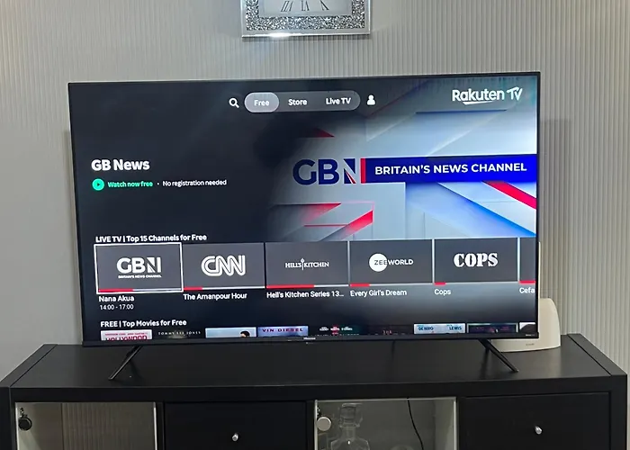 Charming 2-bedroom In Apartamento *