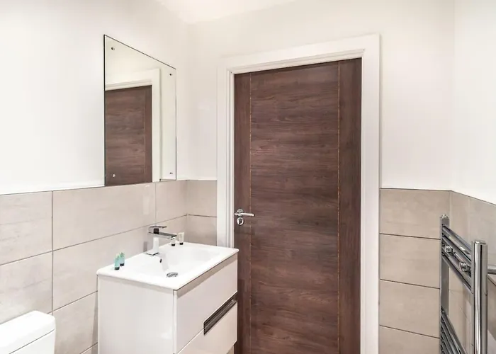 Stayzeni, Alexandra Rise 2 Bed Flat Daire Manchester