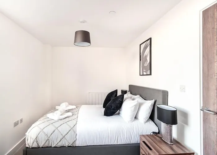 Daire Stayzeni, Alexandra Rise 2 Bed Flat *