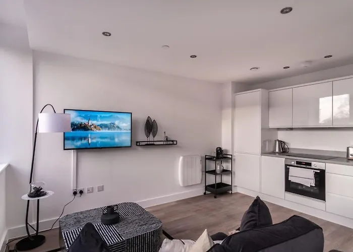 Stayzeni, Alexandra Rise Sleek 1 Bed Apartament *