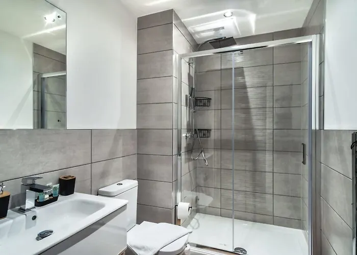 Апартаменты Stayzeni, Alexandra Rise Cosy 1br Flat Манчестер