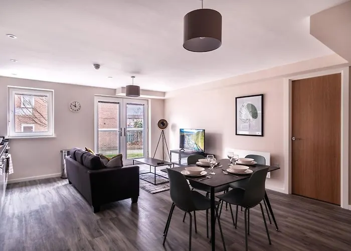 Spacious 2 Bedroom Apartment In Manchester 아파트