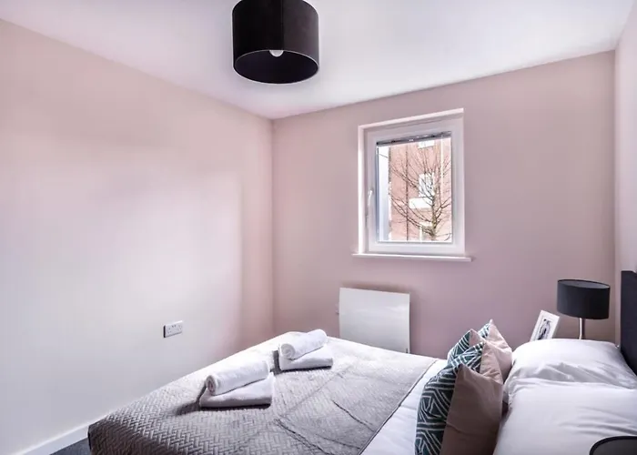 Spacious 2 Bedroom Apartment In Manchester * 맨체스터