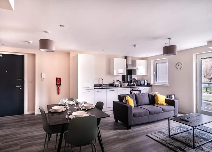 Spacious 2 Bedroom Apartment In Manchester