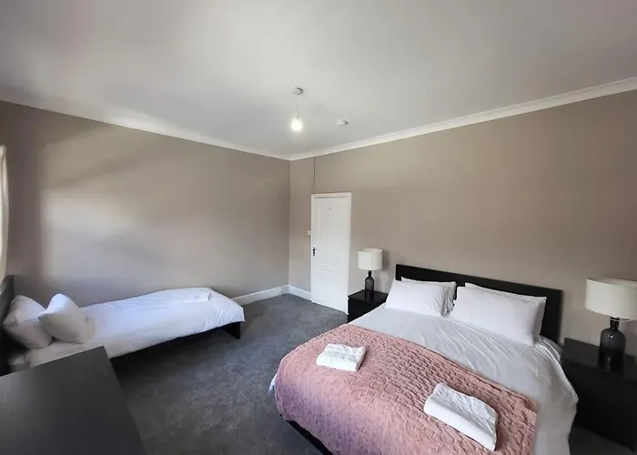 4 Bedroom House, 8 Min To City! 맨체스터