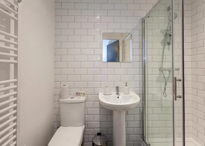 Modern 2 Bed Flat 5min To Old Trafford Stadium