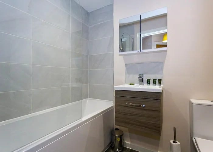 Fantastic 1 Bedroom *