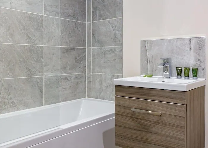 דירה Modern 2 Bedroom *