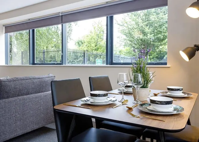 Modern 2 Bedroom Apartament *