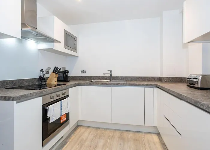 Smart 1 Bedroom In Salford *