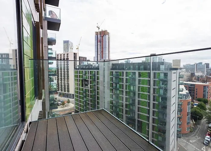 Stunning 2 Bedroom *