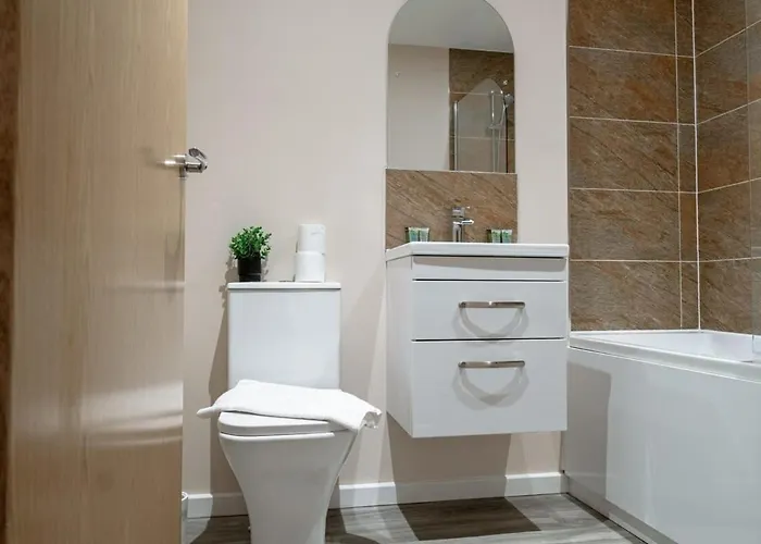 Modern 1 Bedroom In דירה *