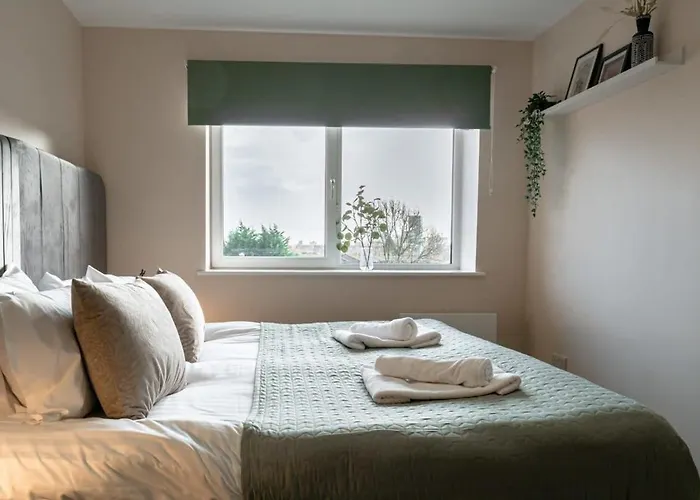 Modern 1 Bedroom In דירה *