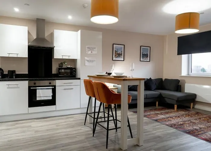 Modern 1 Bedroom In *